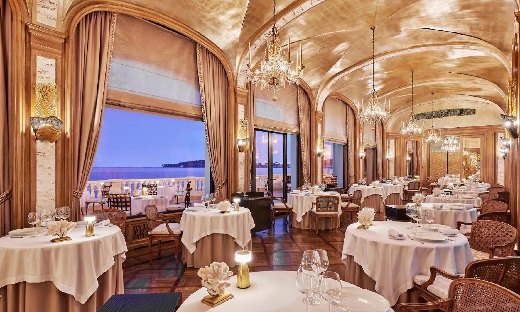 La Reserve De Beaulieu ボーリュ・シュル・ メール