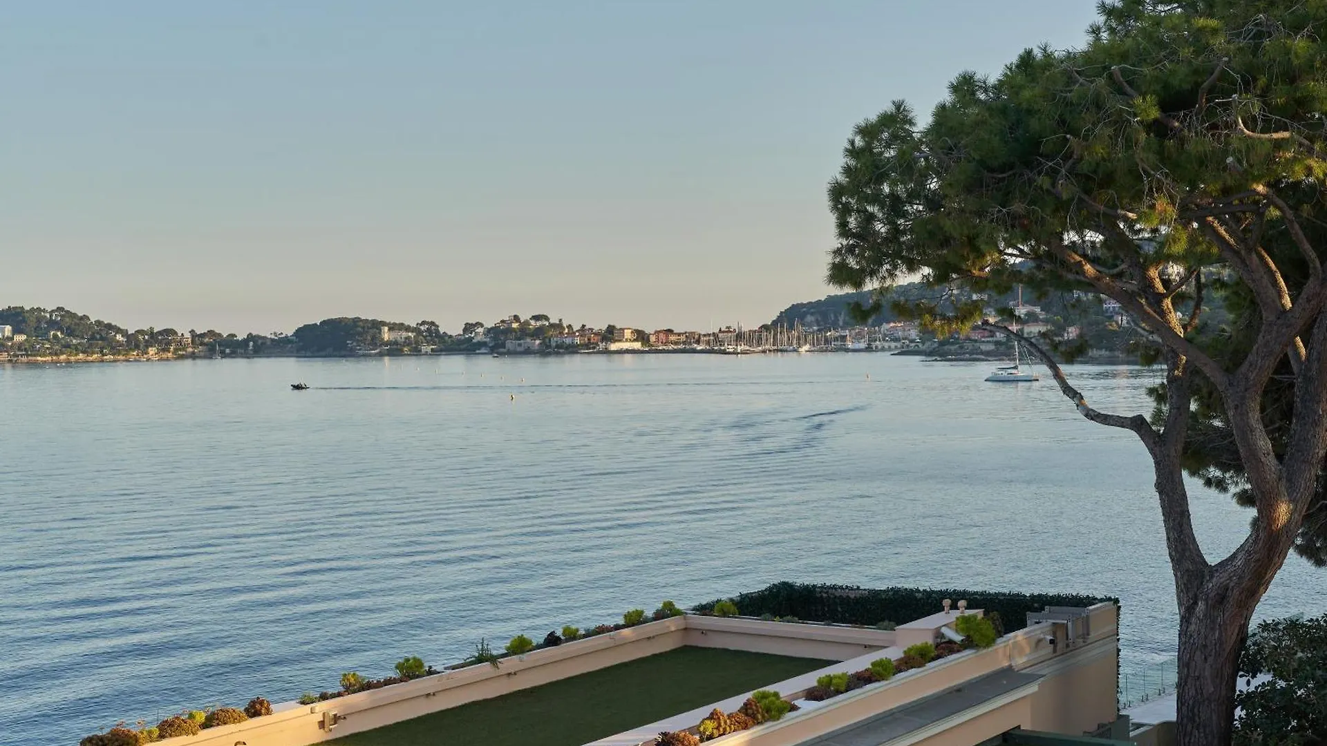 Отель La Reserve De Beaulieu